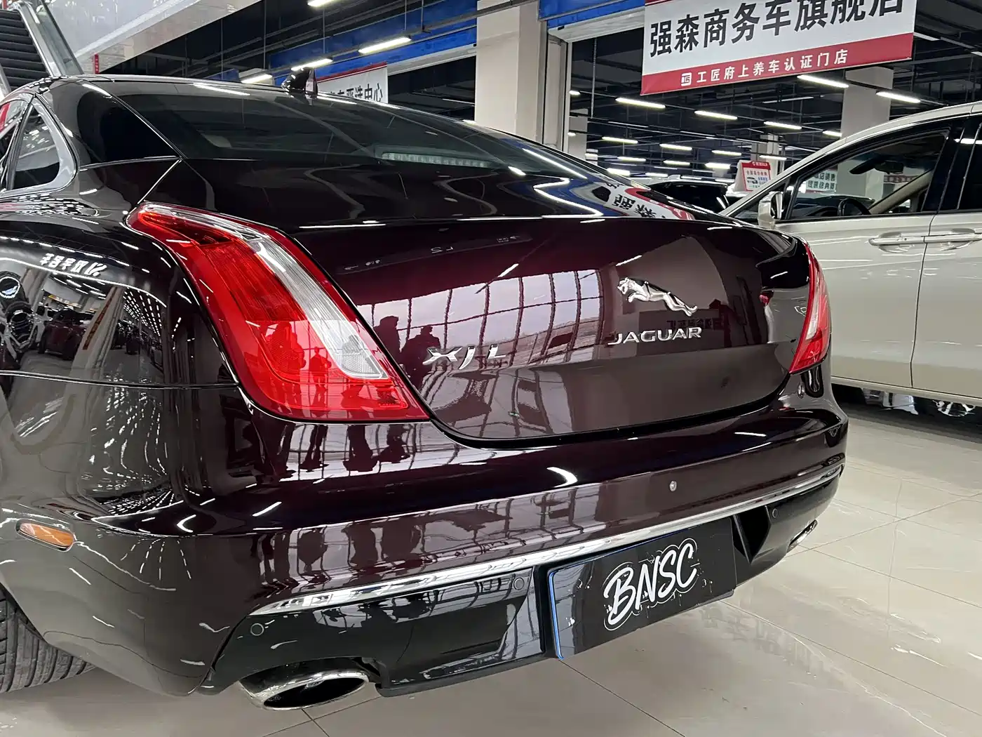 JAGUAR XJ