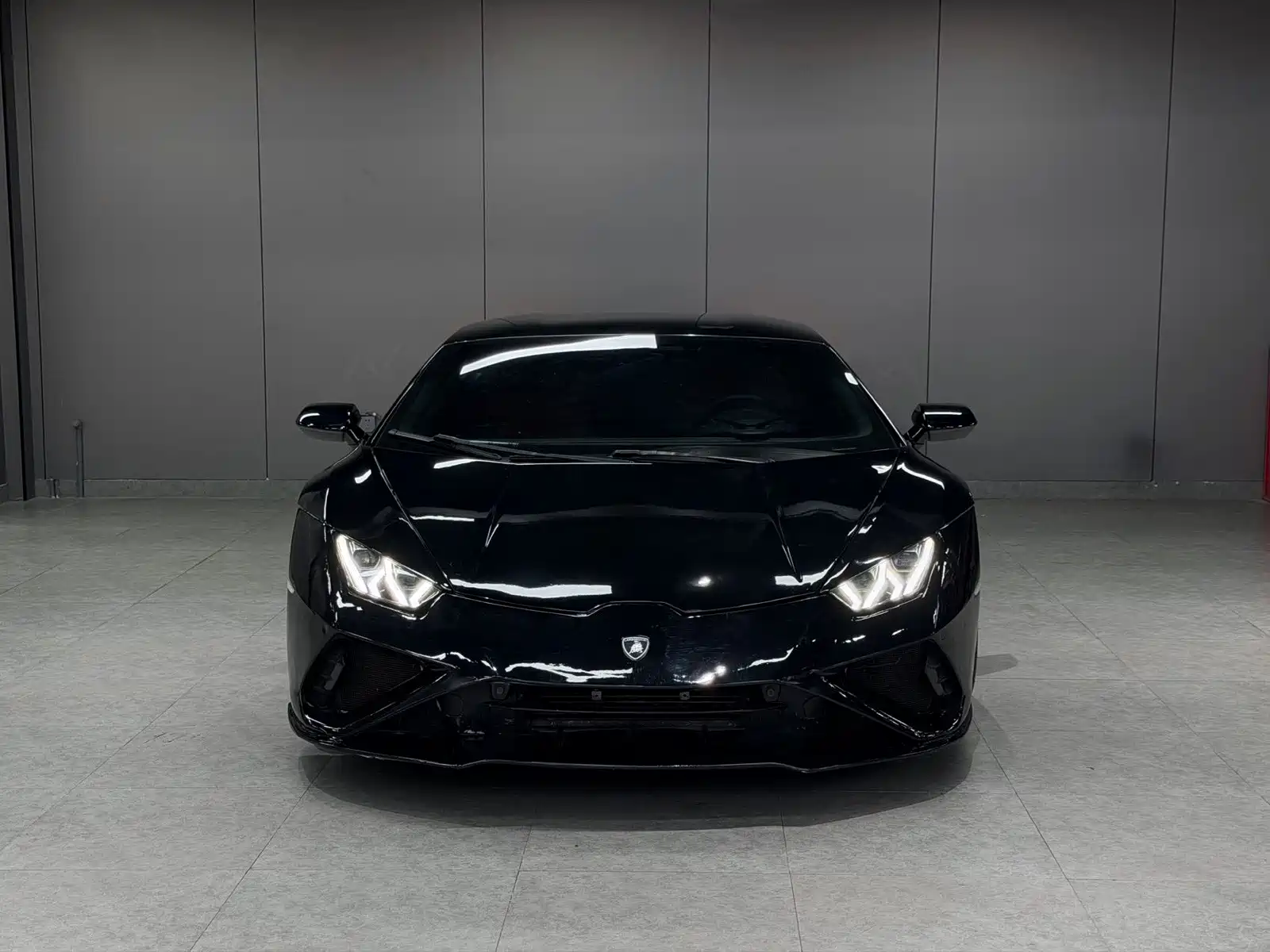 Фото 2 - Lamborghini Huracán