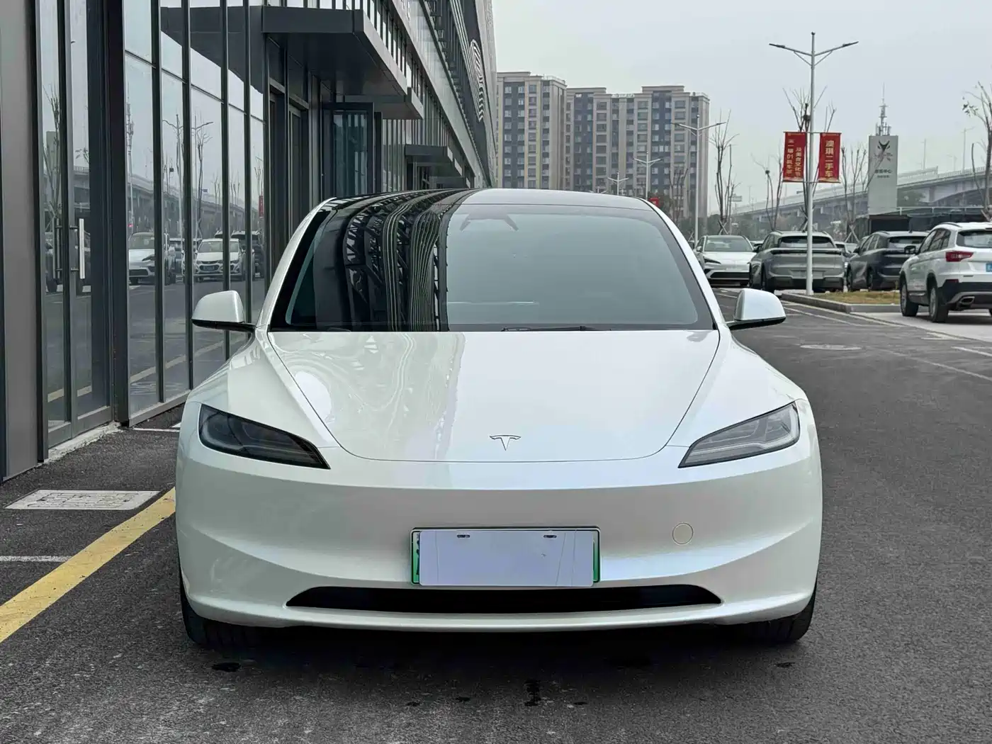 TESLA MODEL 3