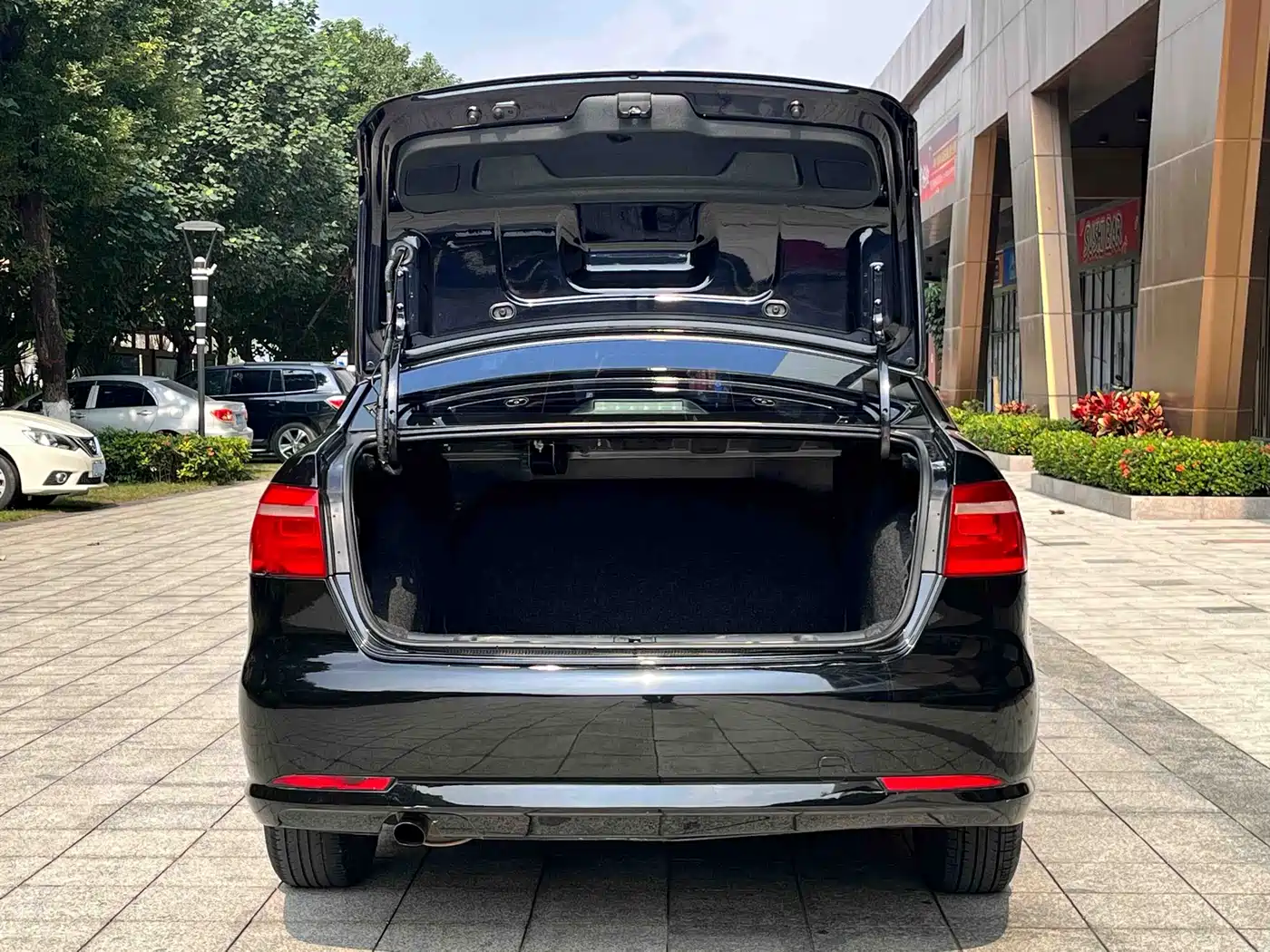 Volkswagen Lavida 2013 Facelift Classic 1.6L Automatic Trend фото 11