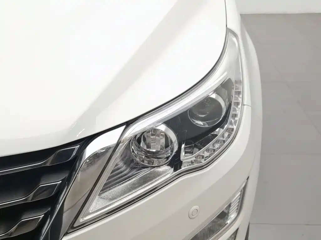 Baojun 560 2016 2015 1.8L Manual Luxury