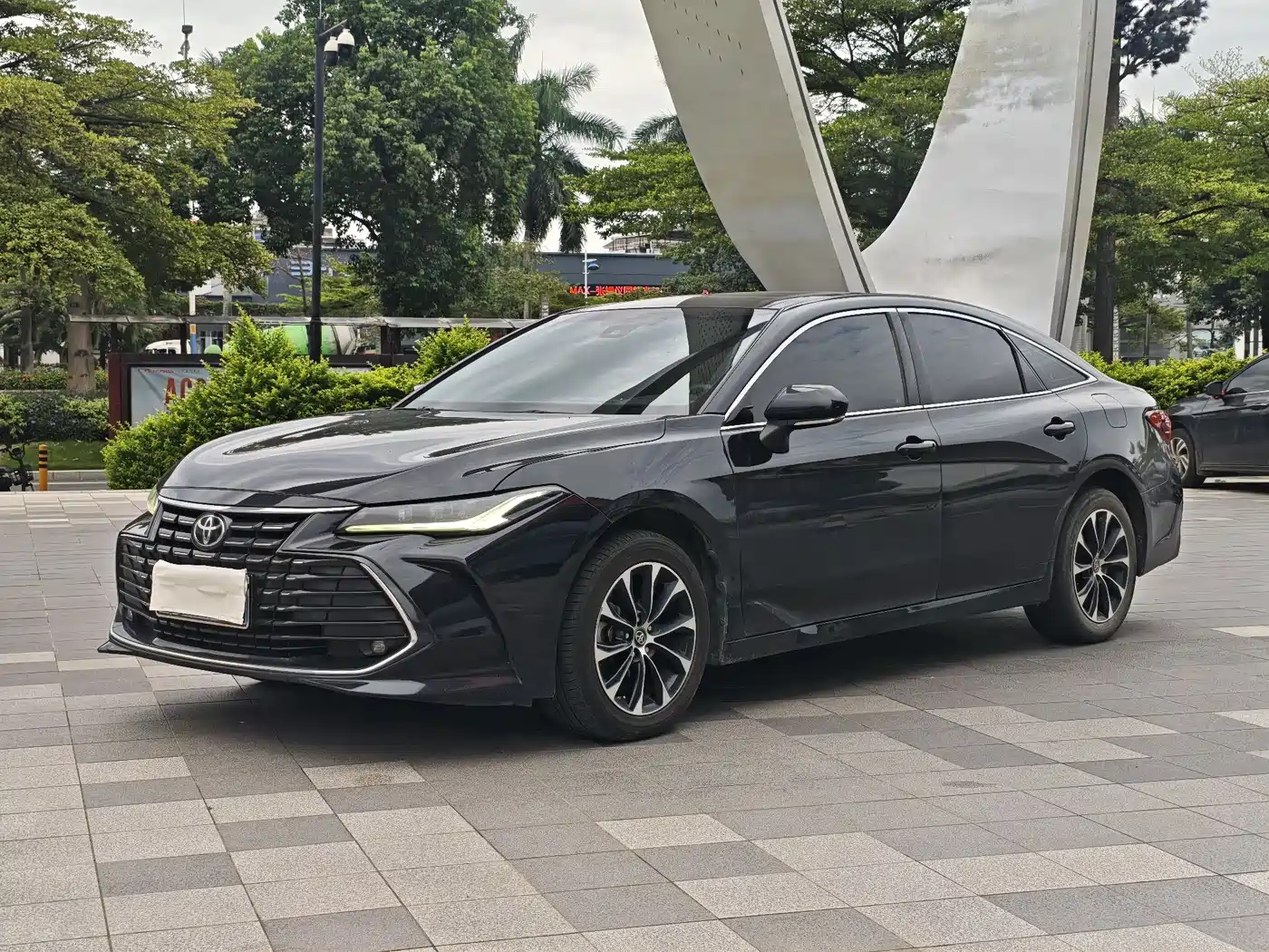 Photo 1 - Toyota Avalon