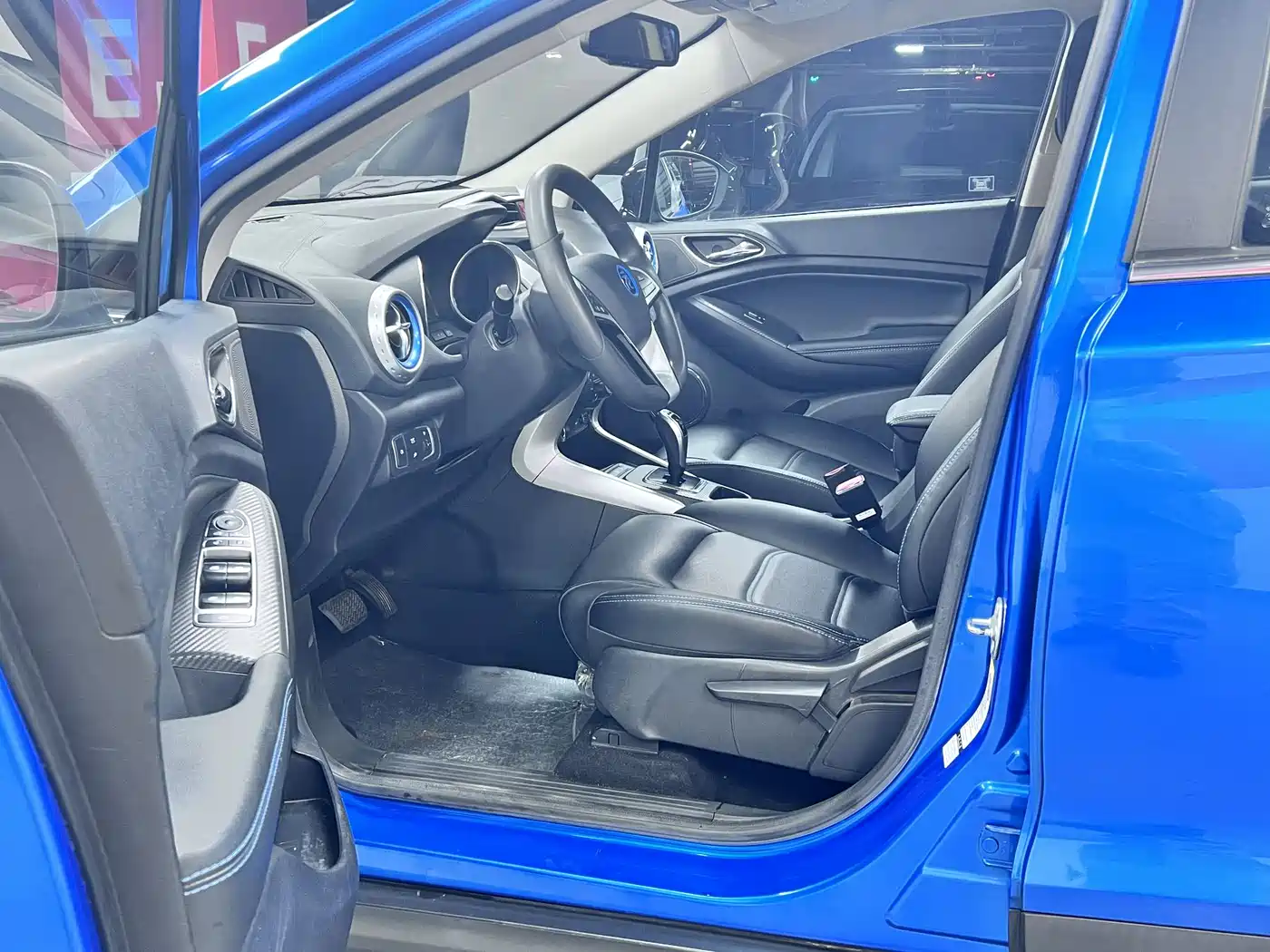 BYD Yuan New Energy 2018 EV360 Smart Connected Cool Edition фото 4
