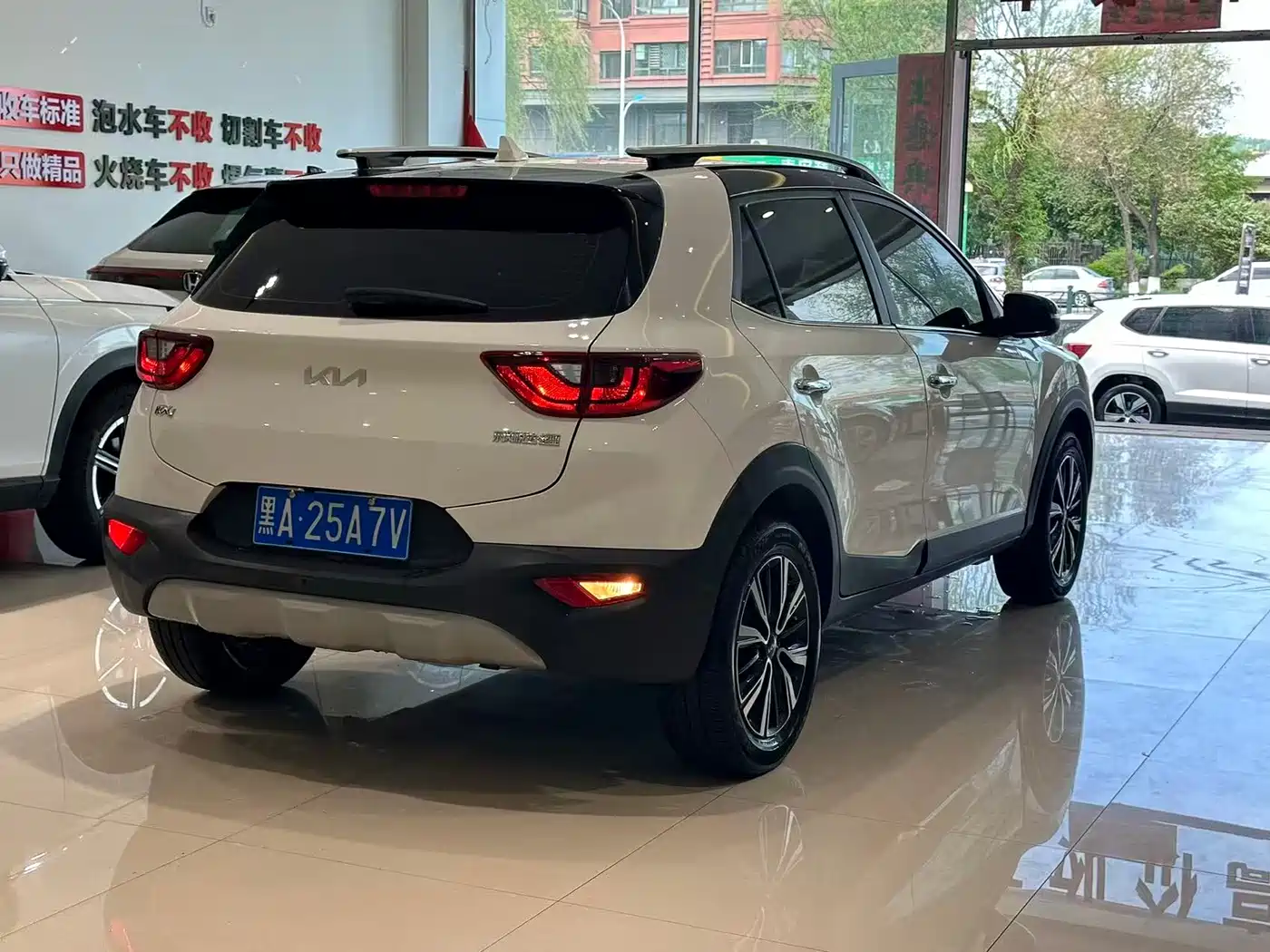 Kia KX1 2021 1.4L CVT Fun Sunroof Version фото 5