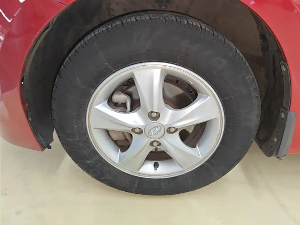 Hyundai Reina 2014 Model 1.4L Automatic GLX фото 23