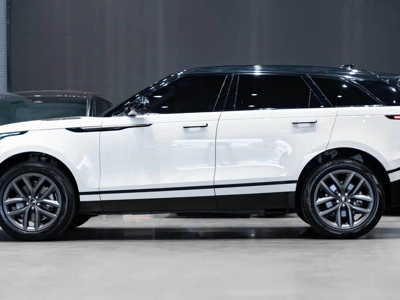 Land Rover Range Rover Velar 2024 Dynamic SE фото 5