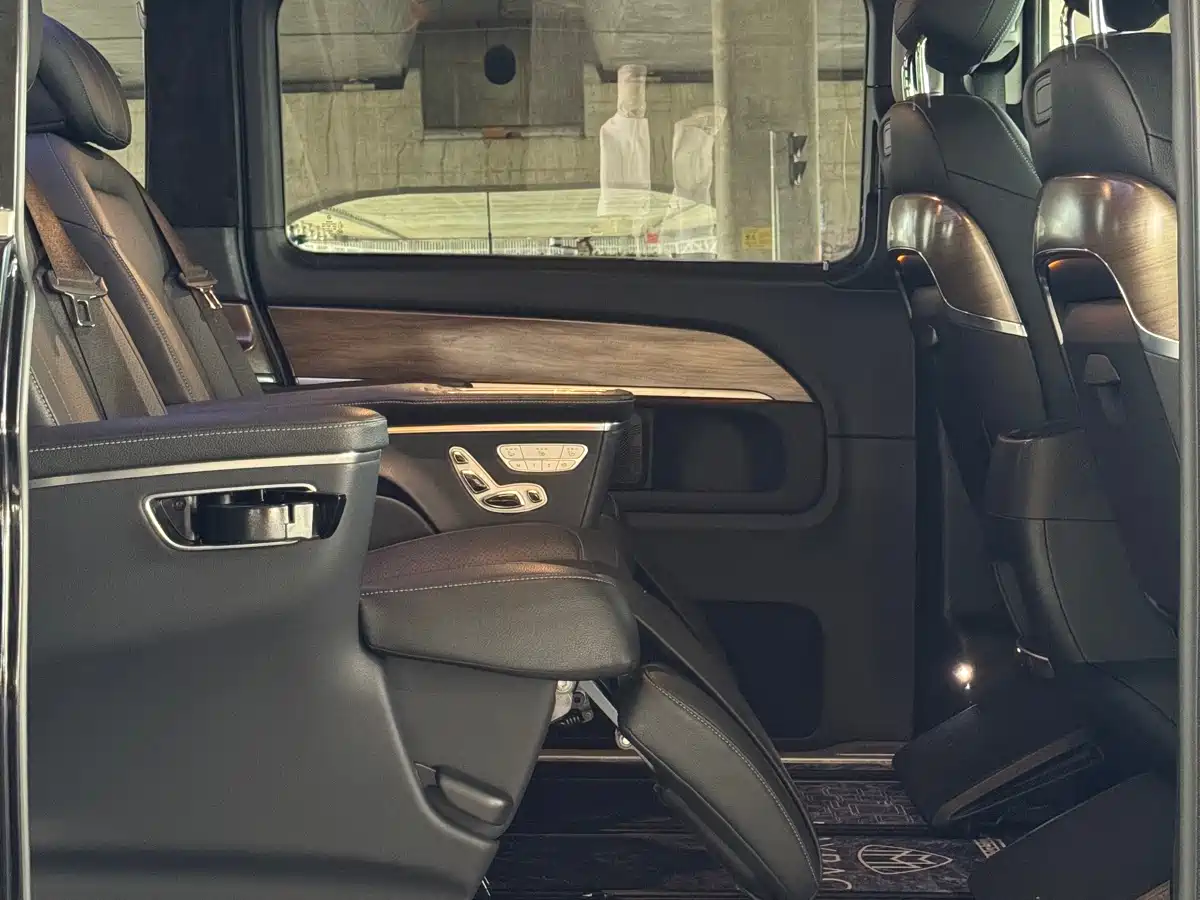 Mercedes-Benz V-Class 2021 V 260 Premium Edition фото 15