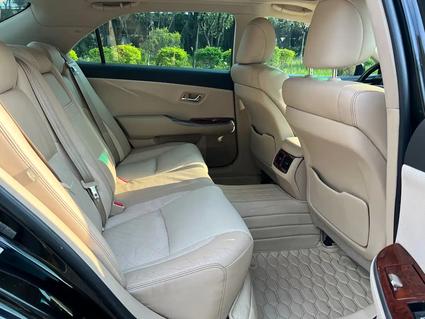 Toyota Crown 2012 2.5L Royal Leather Edition фото 11