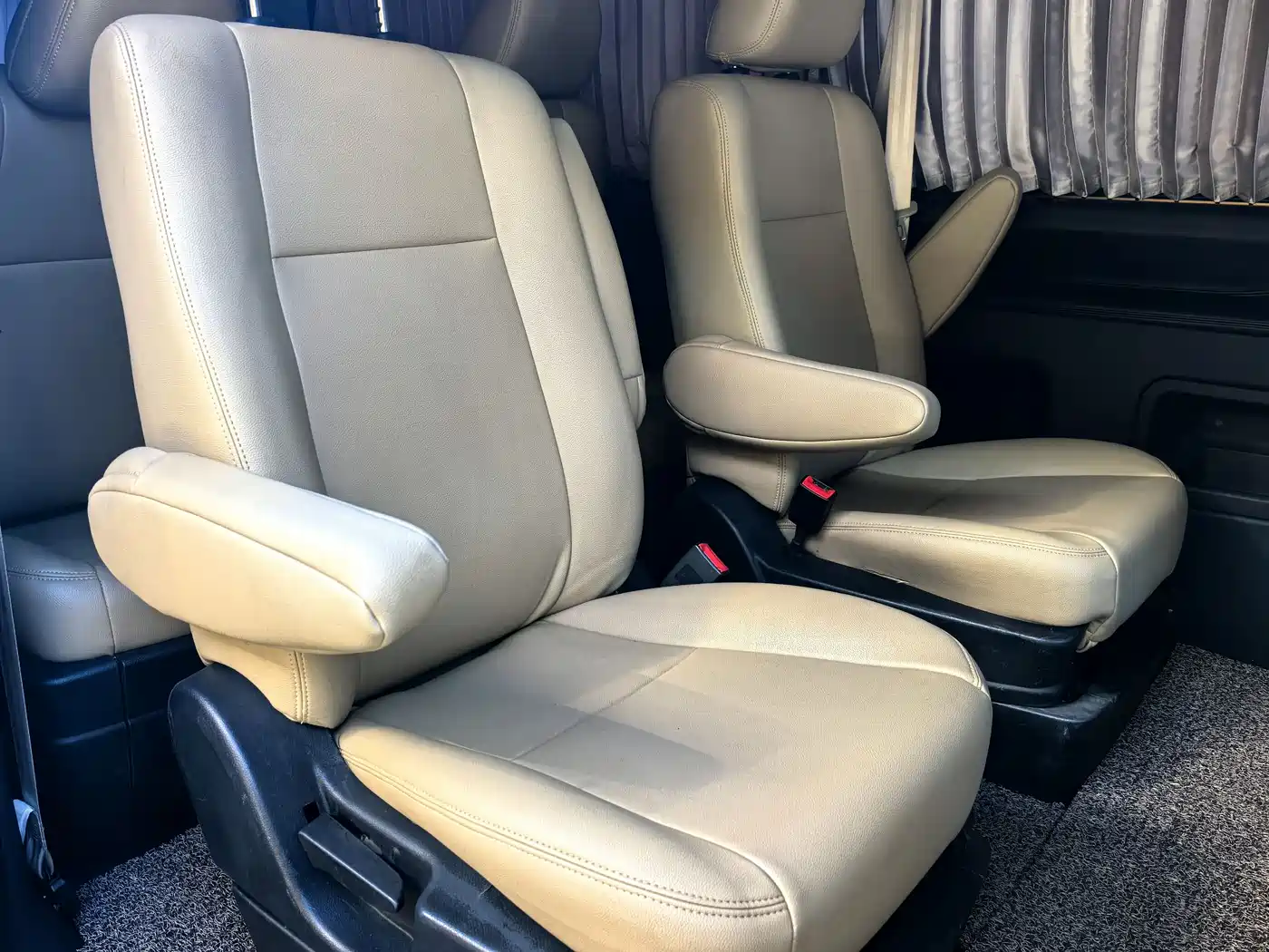 Jinbei Grace 2019 2019 2.0L Express Flagship 9-Seater China VI 1TZS