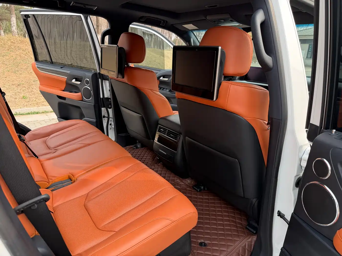 Lexus LX 2016 570 Luxury Premium Edition фото 17