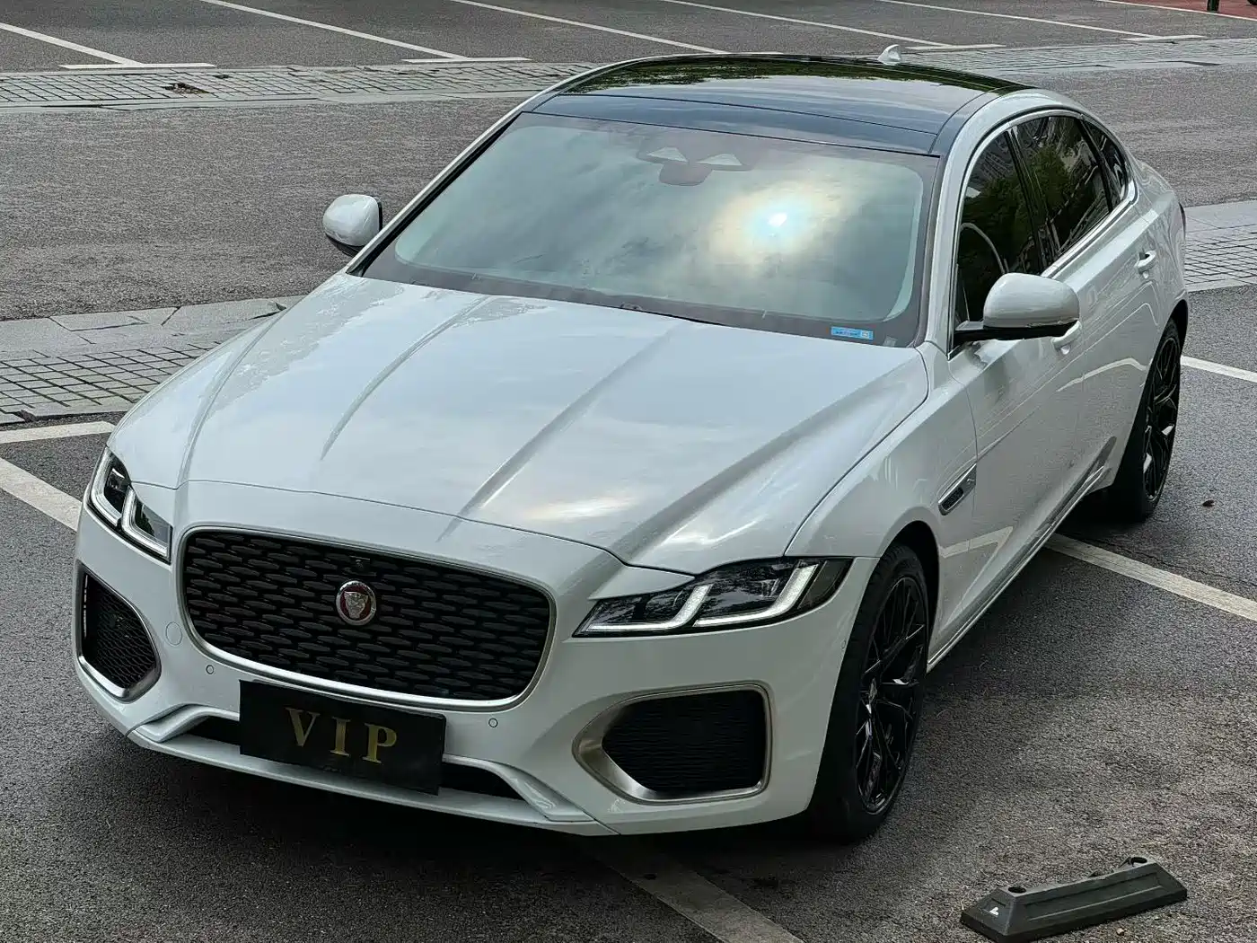 Jaguar XFL 2024 2.0T P250 2WD Premium Luxury