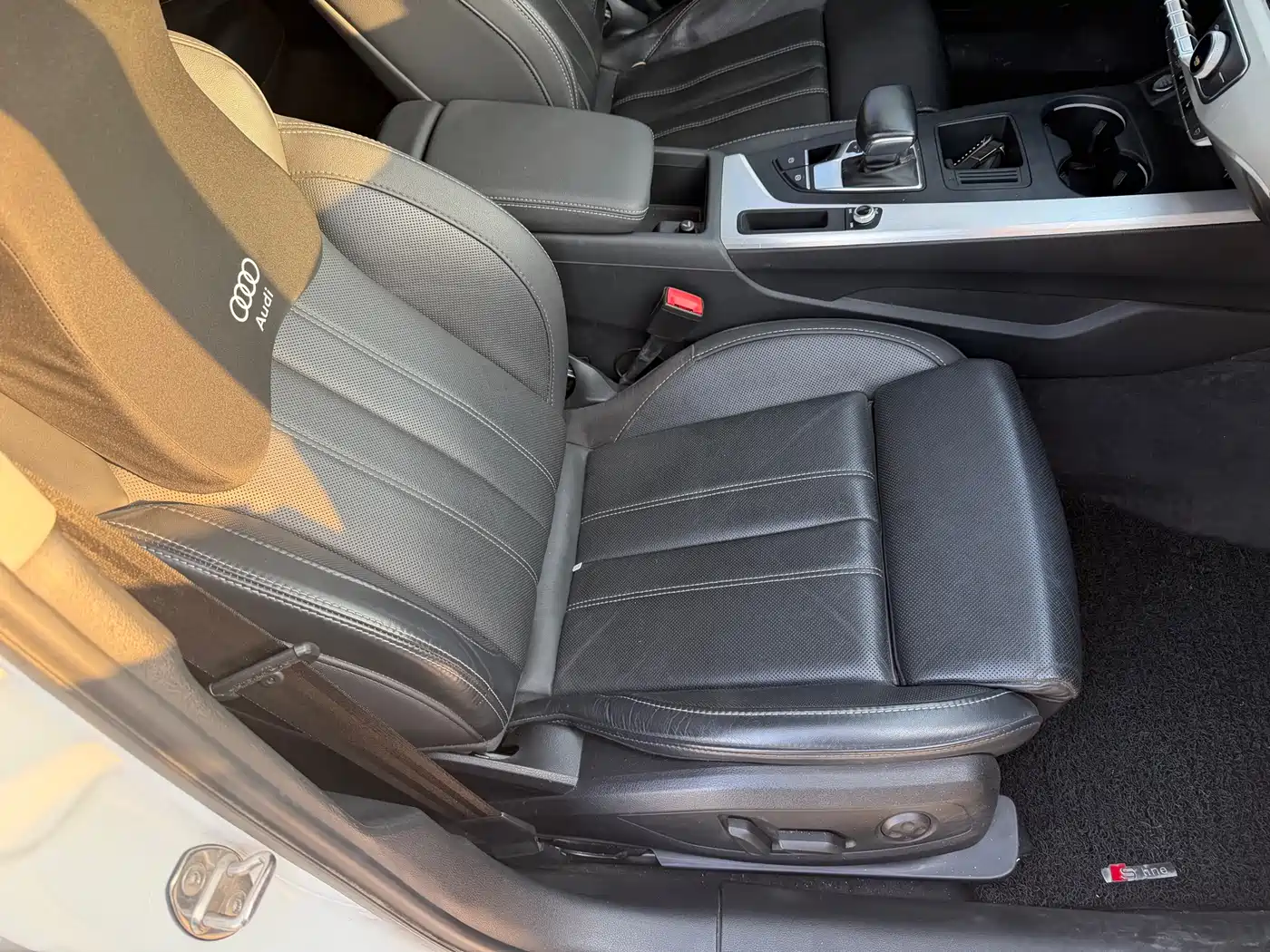 Audi A4L 2023 40 TFSI Luxury Sport фото 24