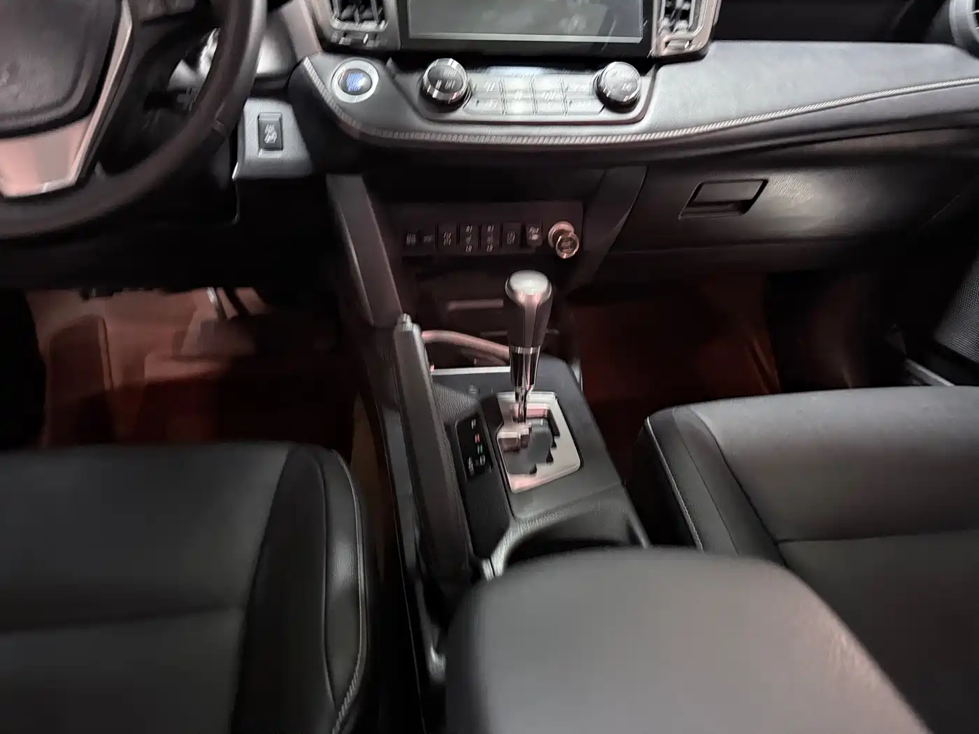 Toyota RAV4 Rongfang 2018 2.5L Automatic 4WD Elite i Edition фото 16