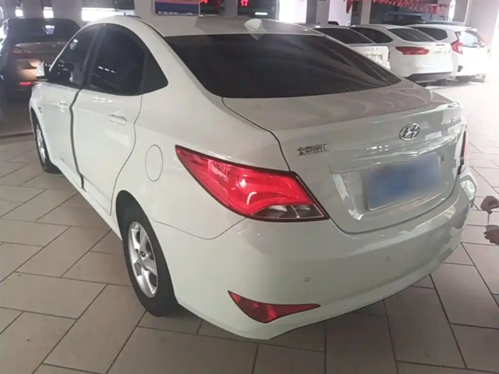 Hyundai Verna 2016 1.4L Automatic Smart GLS фото 5