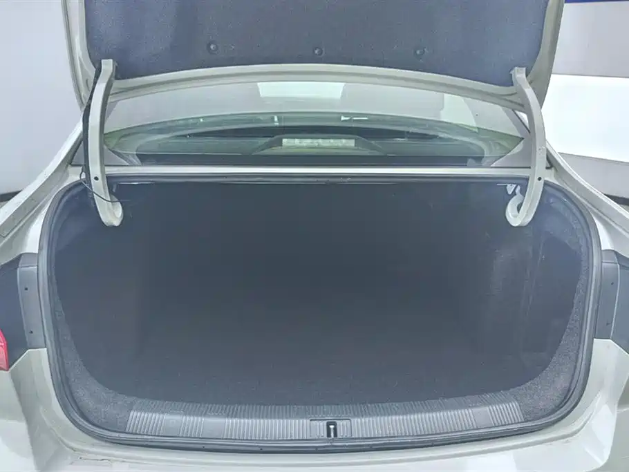 Volkswagen Bora 2019 Facelift Bora Legend 1.5L Automatic Fashion Type China VI фото 4