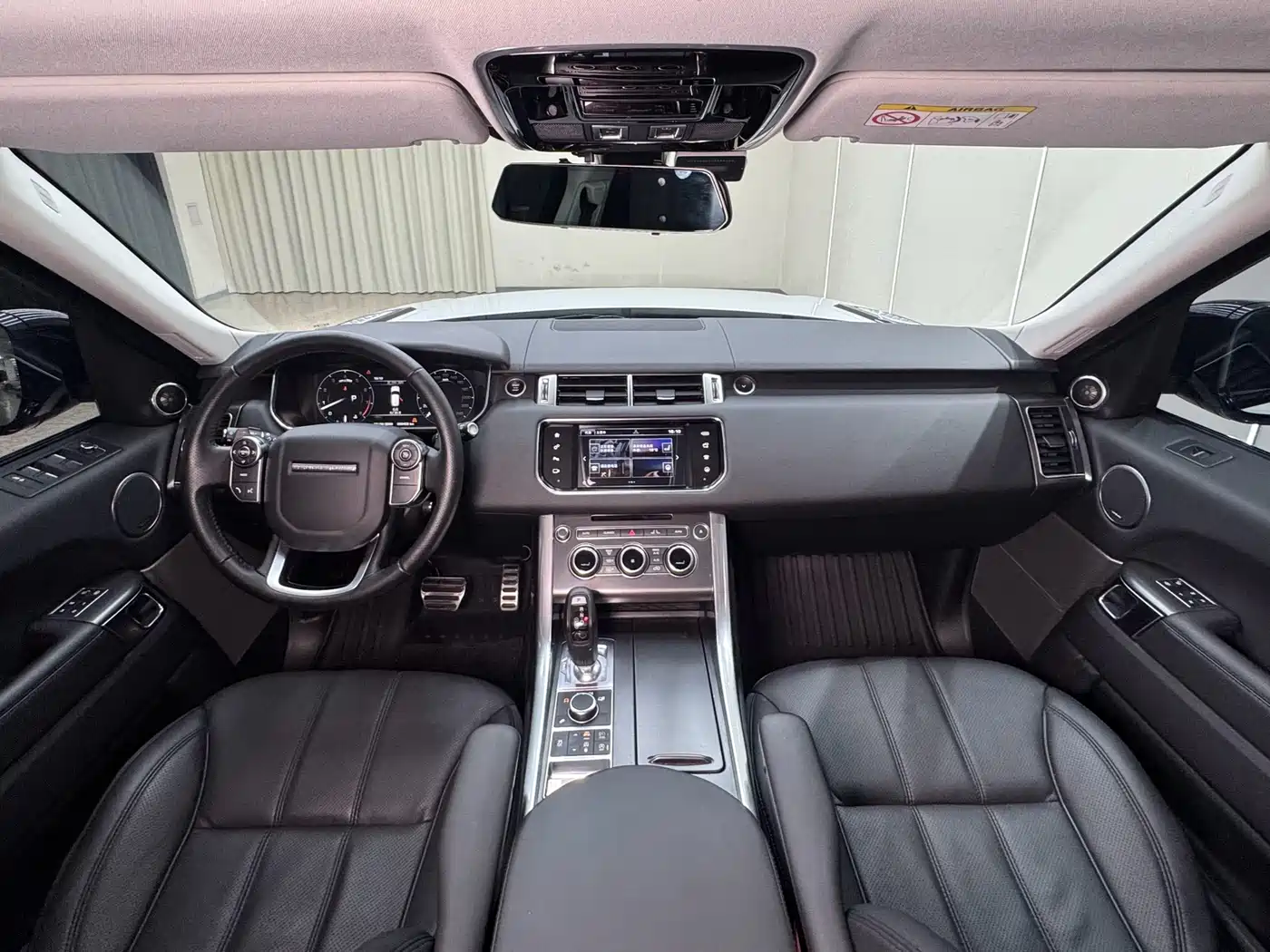 Land Rover Range Rover Sport 2016 Model 3.0 SC V6 HSE DYNAMIC фото 27
