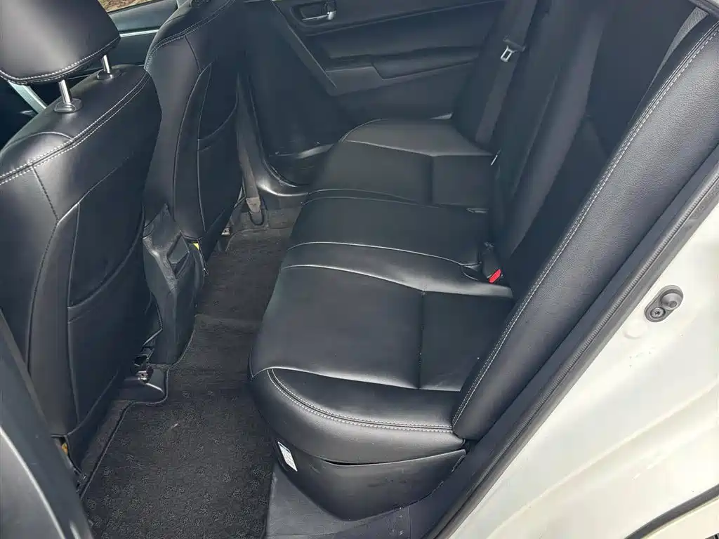 Toyota Corolla Twin Engine E+ 2020 1.8L E-CVT Comfort Edition фото 4