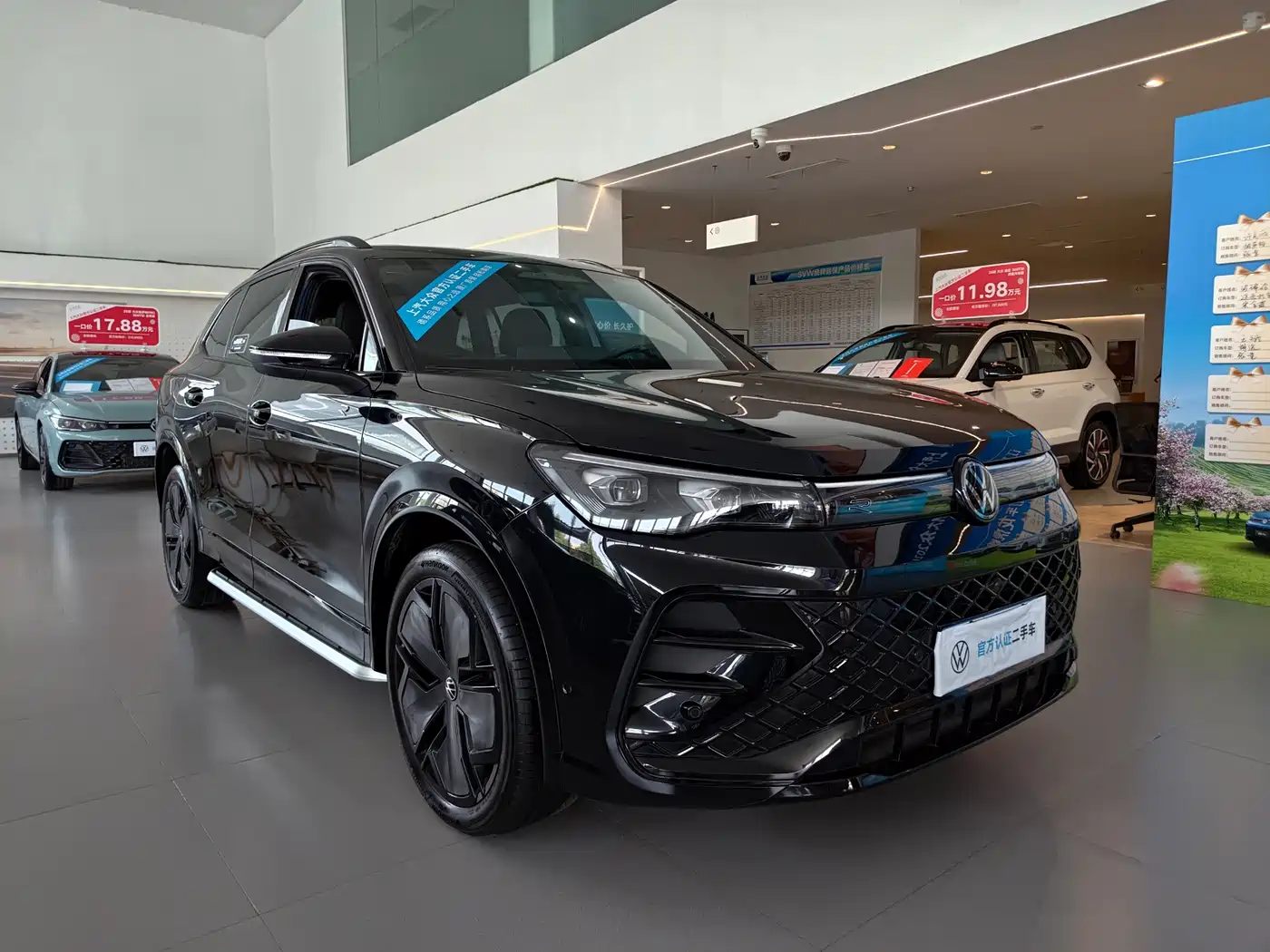 Volkswagen Tiguan L 2024 PRO 380TSI 4WD R-Line Premium Edition фото 3