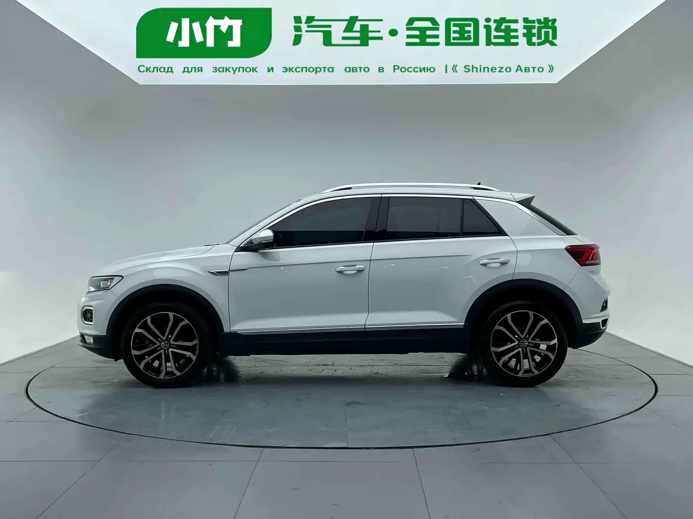 Volkswagen T-ROC 2021 Facelift 280TSI DSG 4WD Luxury Smart Connect Edition фото 3