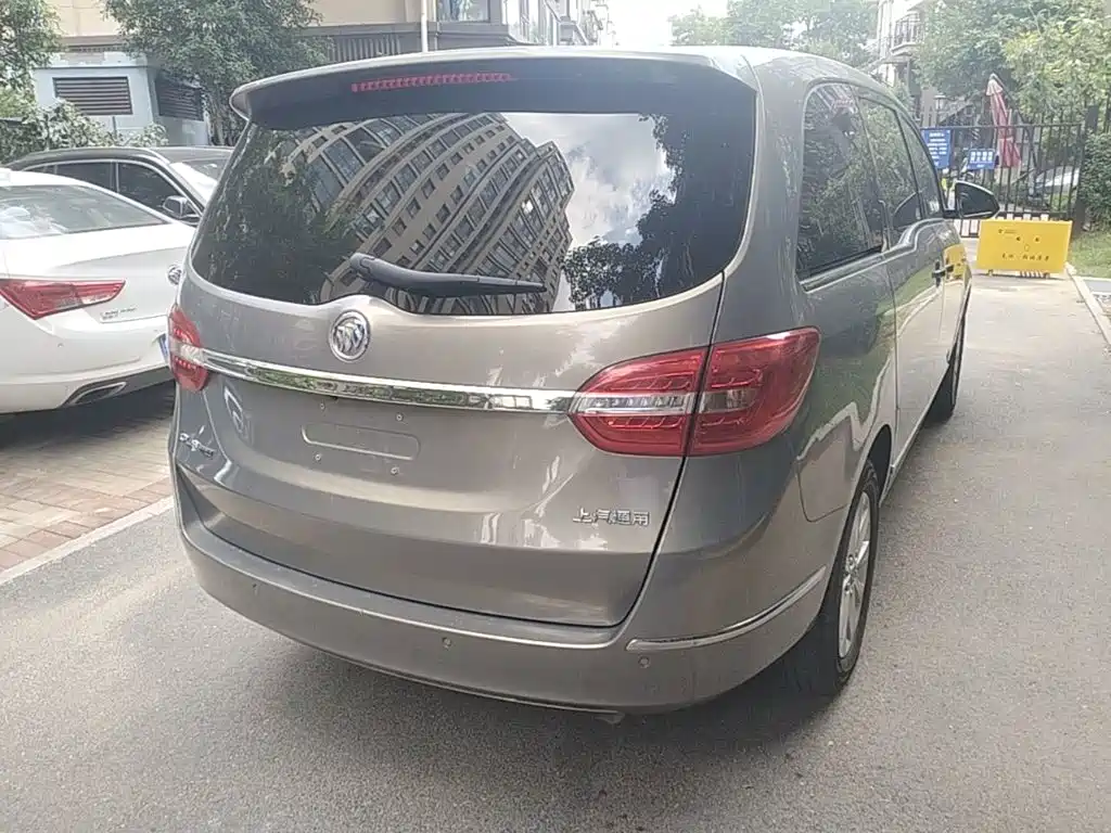 Фото 7 - Buick GL8