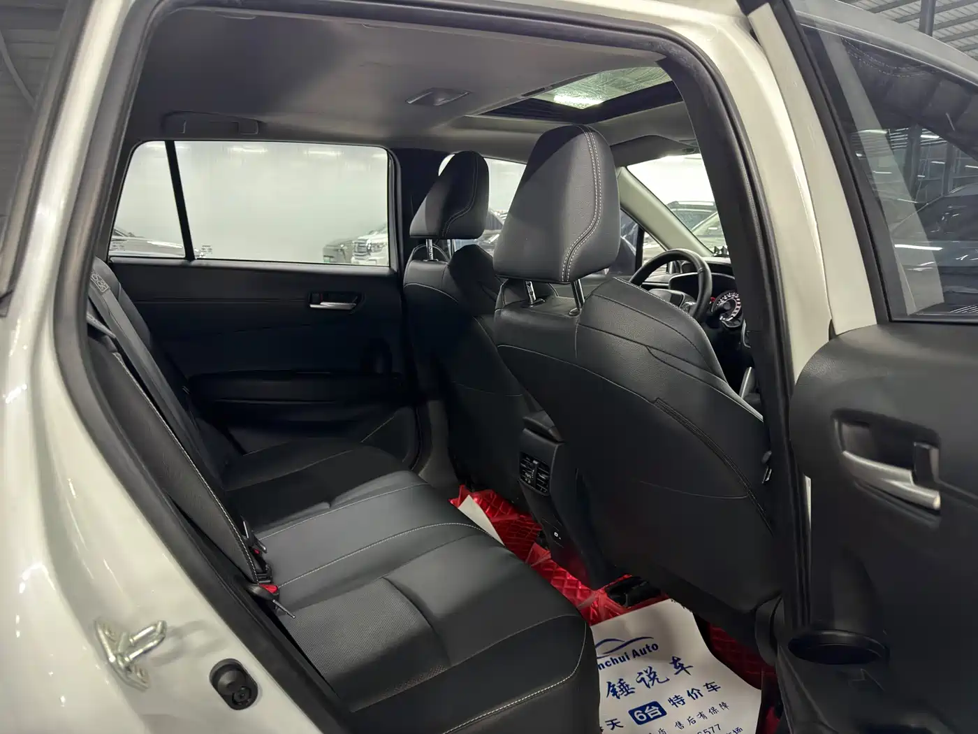 Toyota Frontlander 2023 2.0L CVT Luxury Edition фото 17