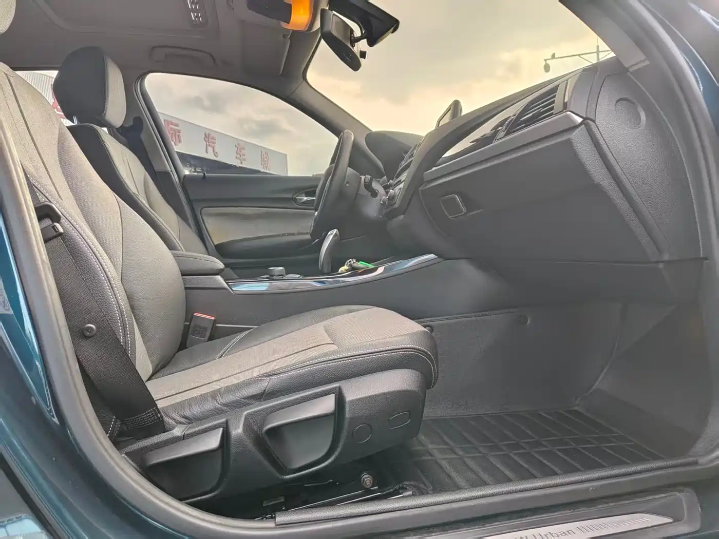 BMW 1 Series (Import) 2013 Facelift 116i Urban Model фото 11