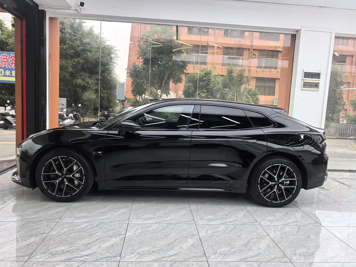 ZEEKR EXTREME KRYPTON 001