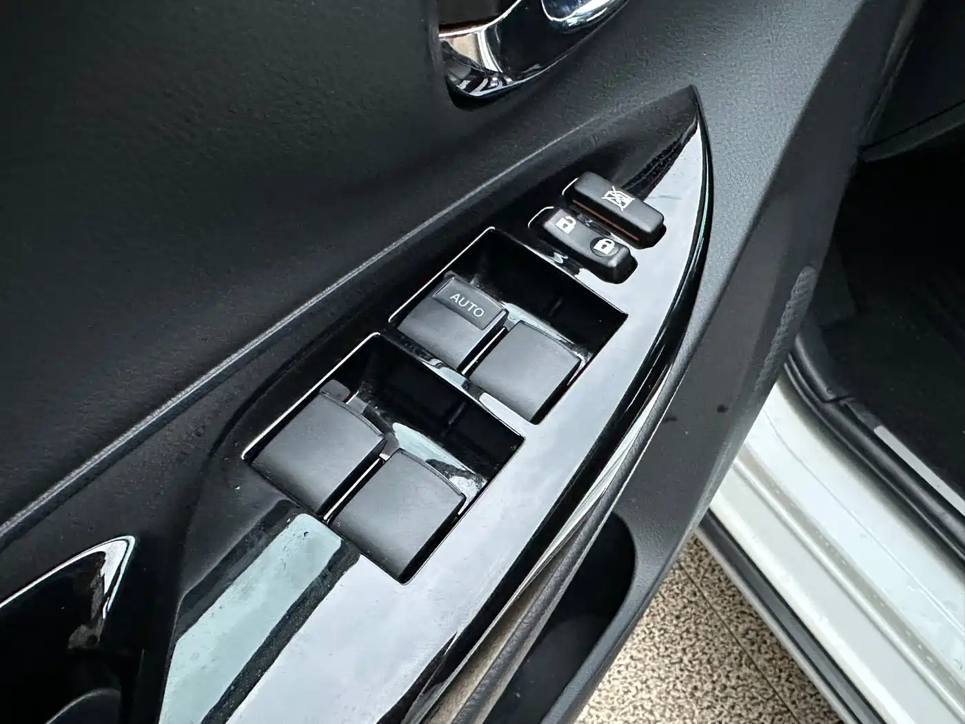 Toyota YARiS L Zhi Xuan 2020 1.5L CVT Premium Edition фото 14