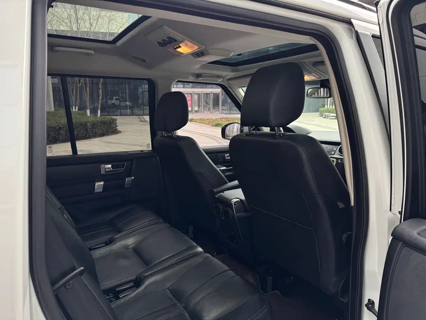 Land Rover Discovery 2016 3.0 SC V6 HSE фото 17