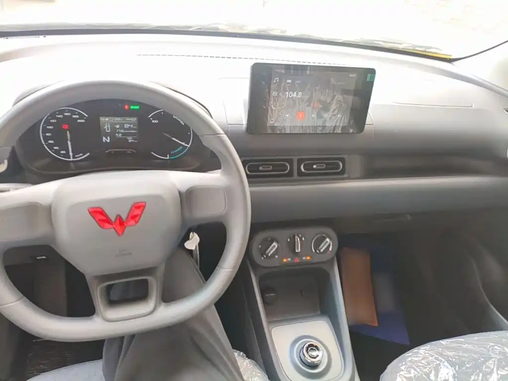 Wuling Motors Wuling Hongguang New Energy 2026 2024 Pure Electric 300KM Standard