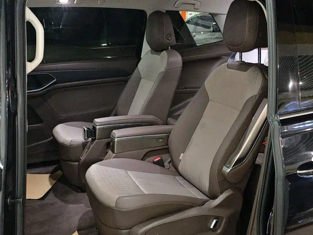 Volkswagen Viloran 2023 330TSI Business Edition фото 9