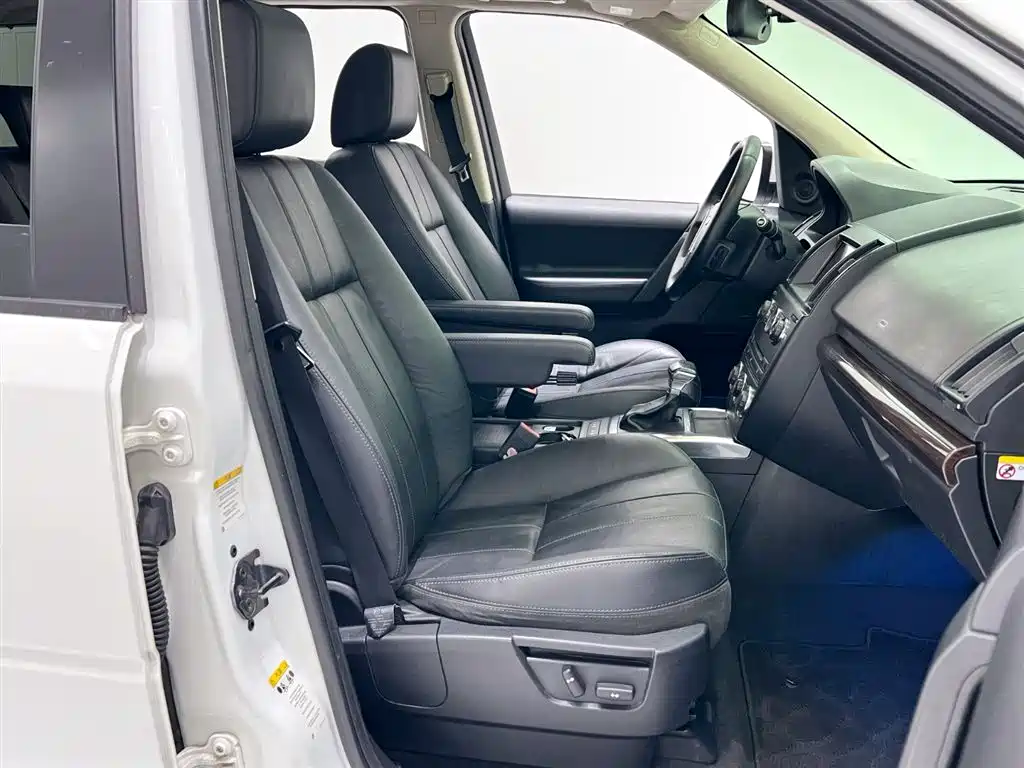 Land Rover Freelander 2 2013 2.0T Si4 SE Petrol Version фото 8
