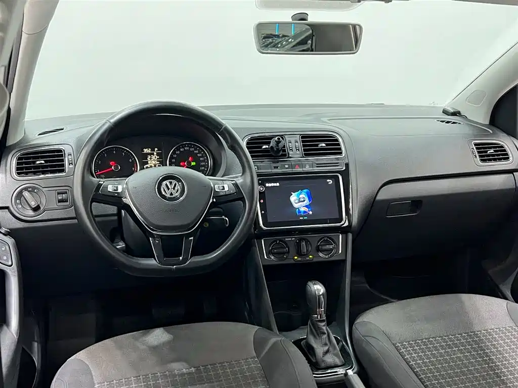 Volkswagen Polo 2018 1.5L Auto Comfort фото 15