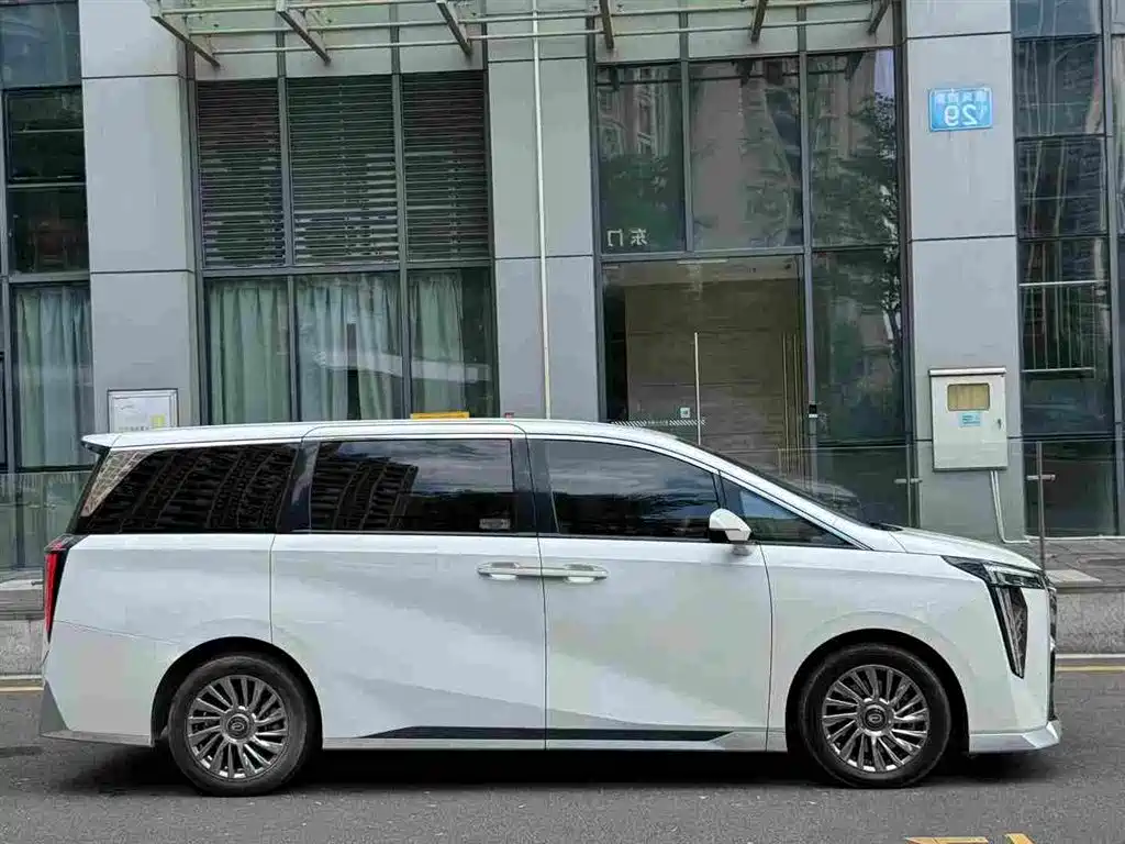 Photo 4 - GAC Trumpchi M8