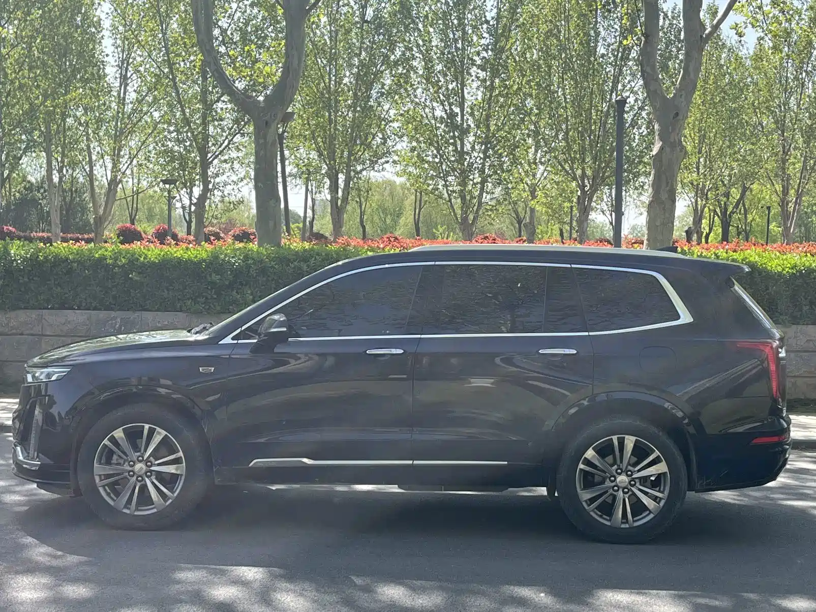 Фото 6 - Cadillac XT6