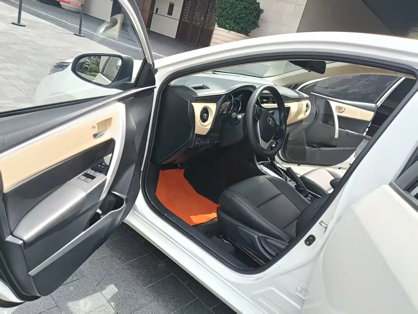 Toyota Levin 2017 Facelift 185T CVT Elite (China V) фото 4