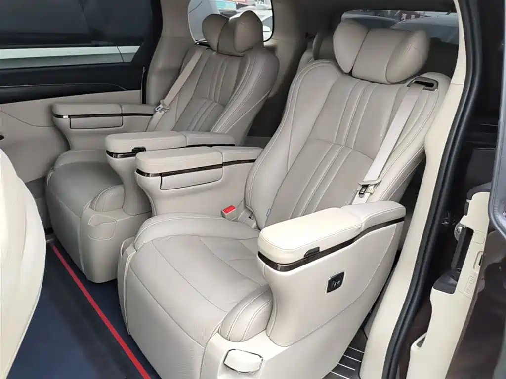 Buick GL8 2021 ES Landlord 653T Comfort фото 17
