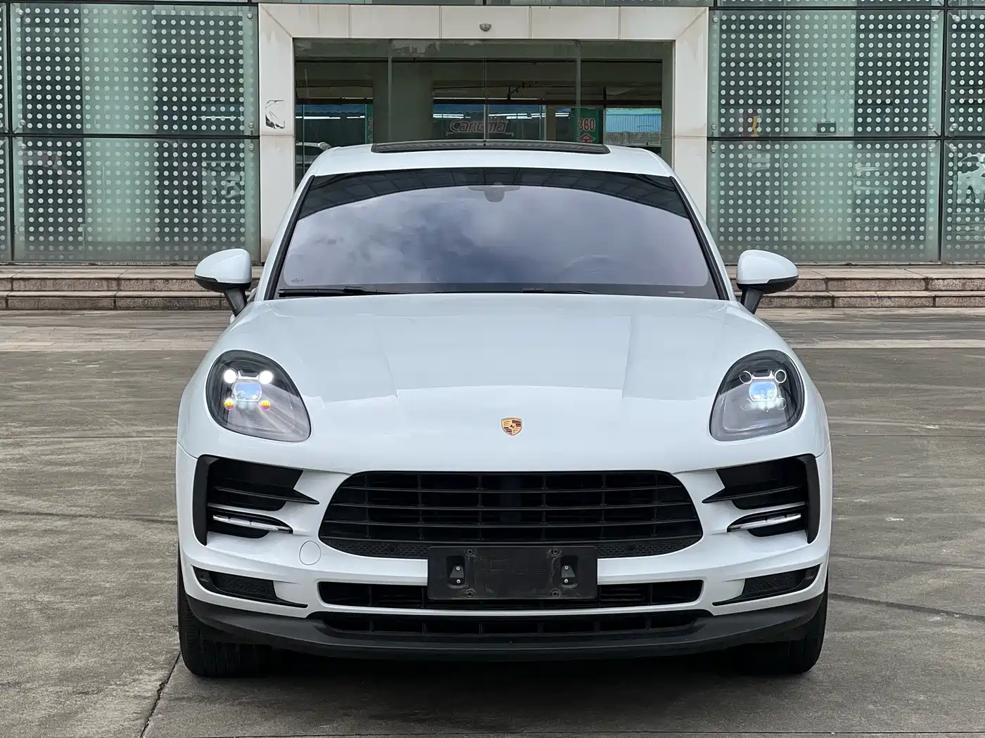 Porsche Macan 2018 Macan 2.0T фото 2