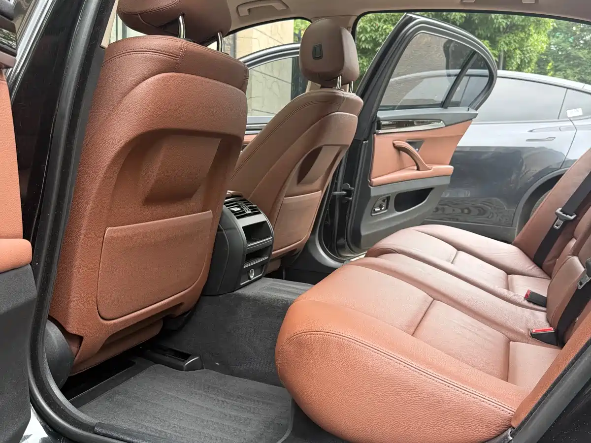 BMW 5 Series 2014 525Li Leading фото 8