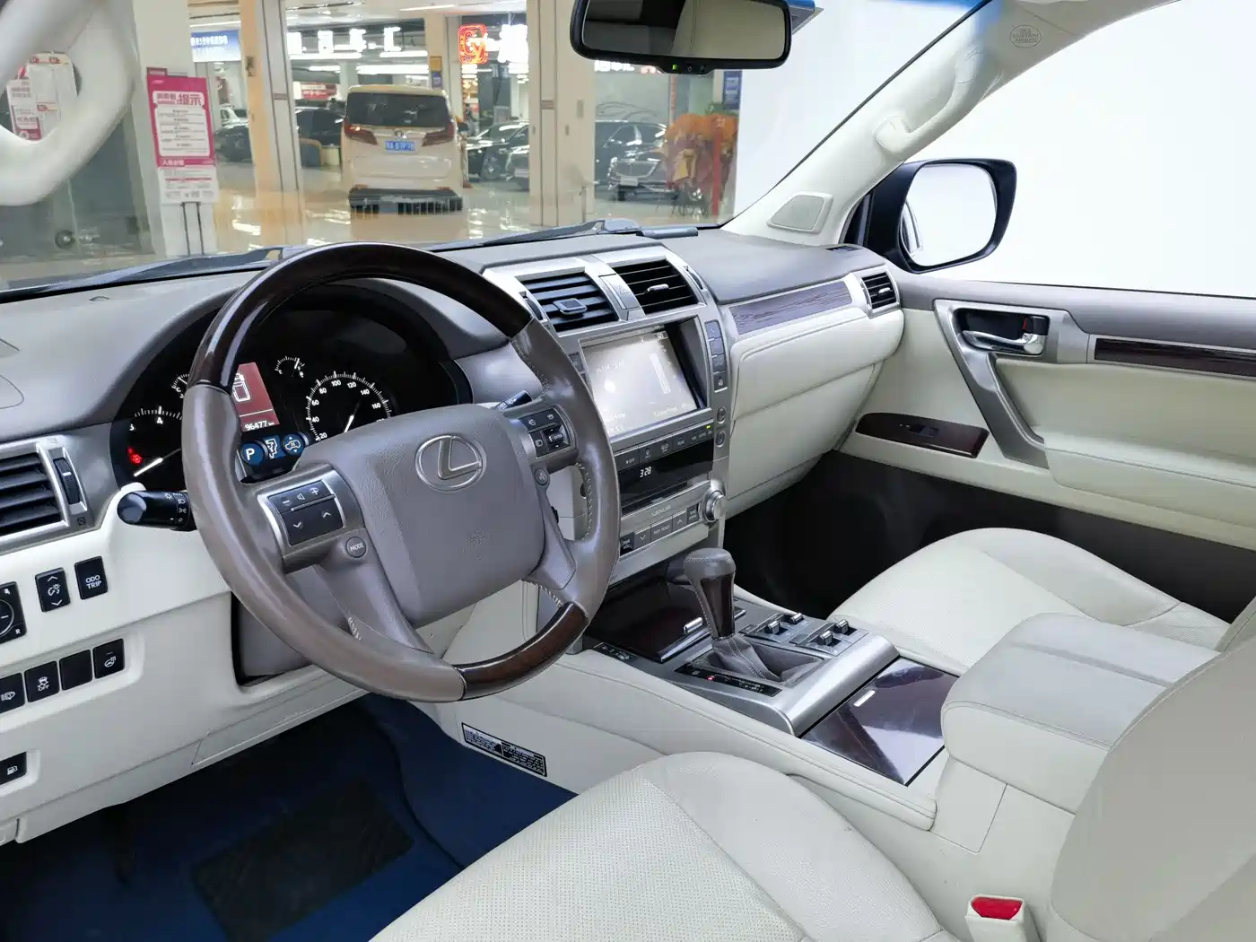 Lexus GX фото 5