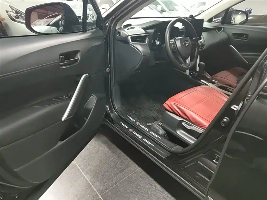 Toyota Corolla Cross 2023 2.0L Pioneer Edition фото 16