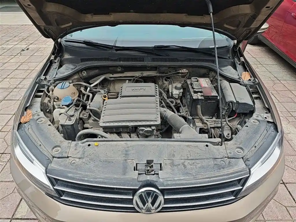Volkswagen Sagitar 2015 1.6L Manual Comfort фото 19