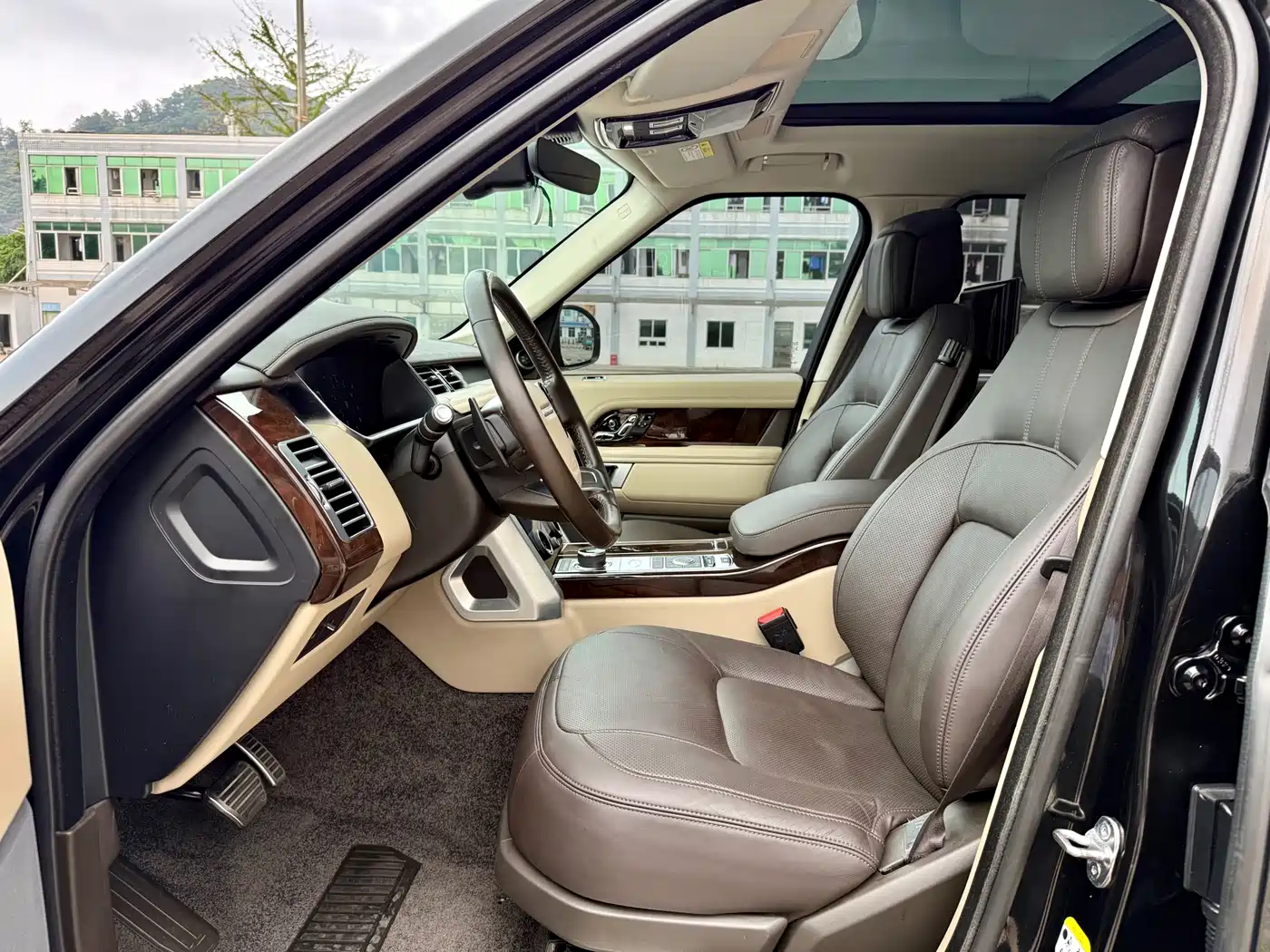 LAND ROVER RANGE ROVER