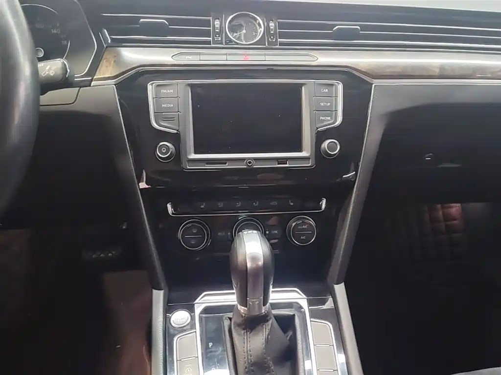 Volkswagen Magotan 2017 330TSI DSG Luxury фото 13