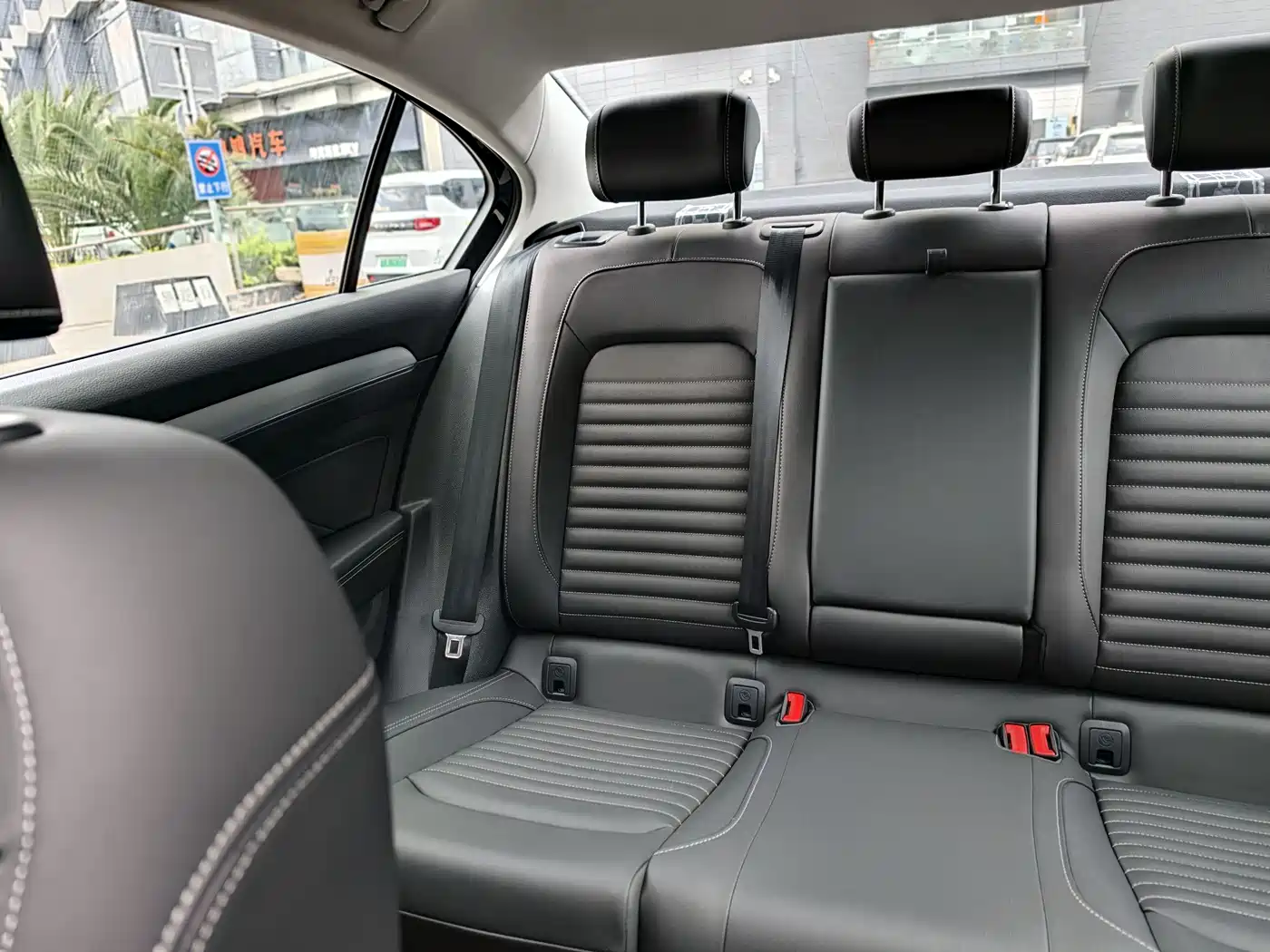 Volkswagen Magotan 2023 2 Million Units Commemorative Edition 280TSI DSG Comfort фото 20