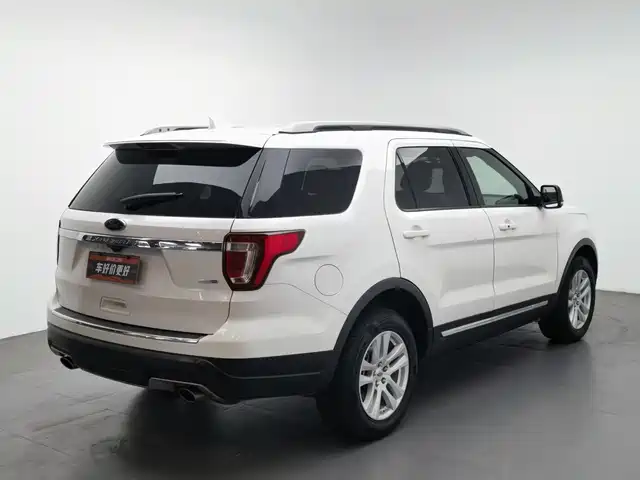 Ford Explorer (Import) 2018 2.3T Fashion Edition — фото 2