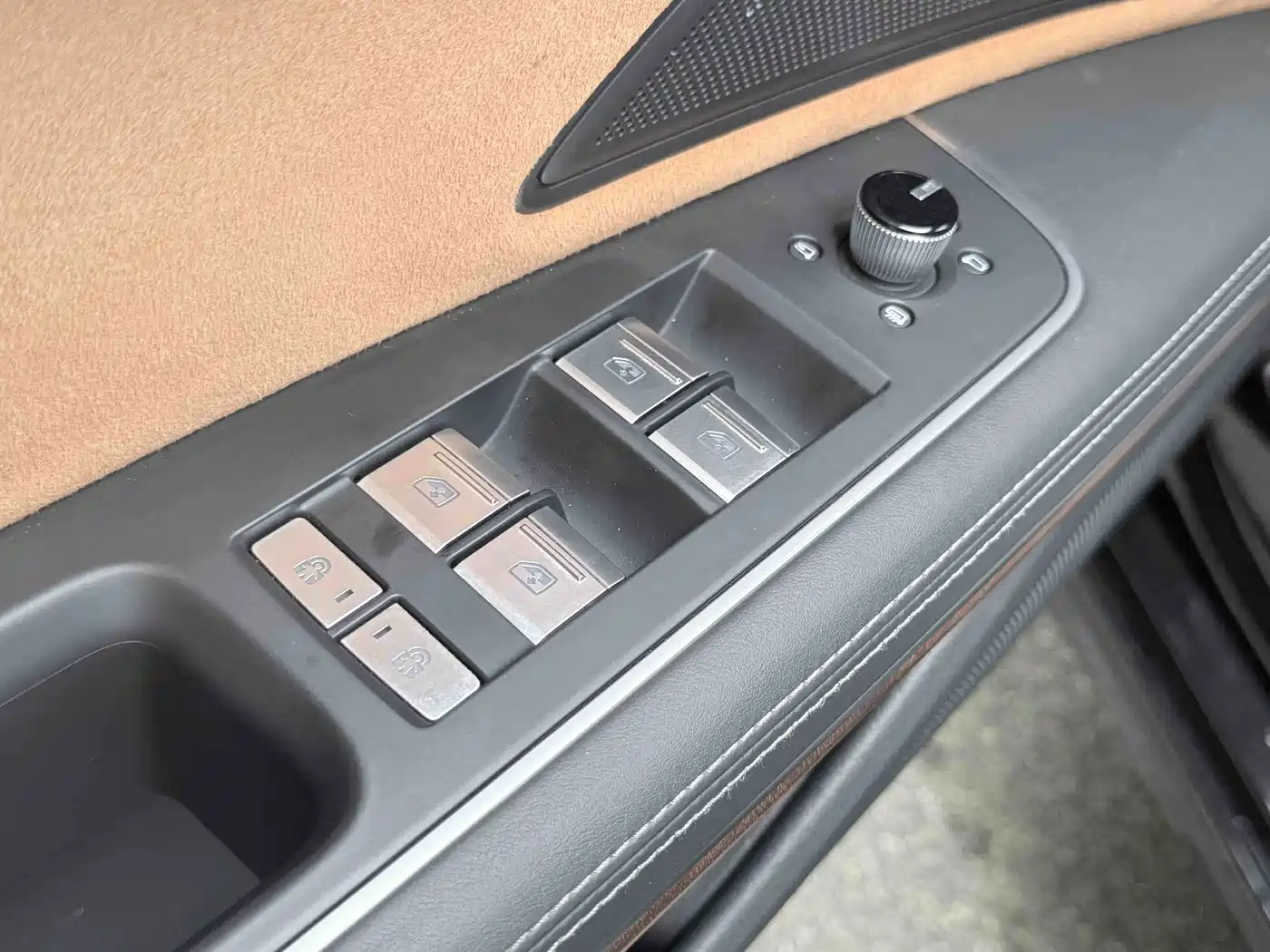 Фото 18 - Audi A8