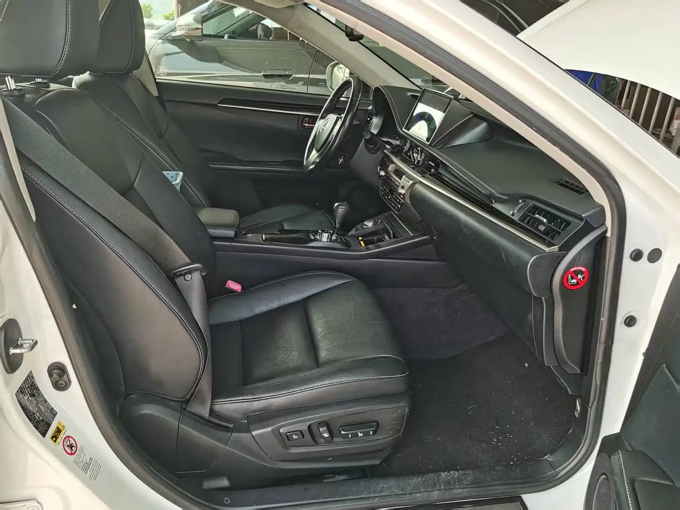 Фото 5 - Lexus ES