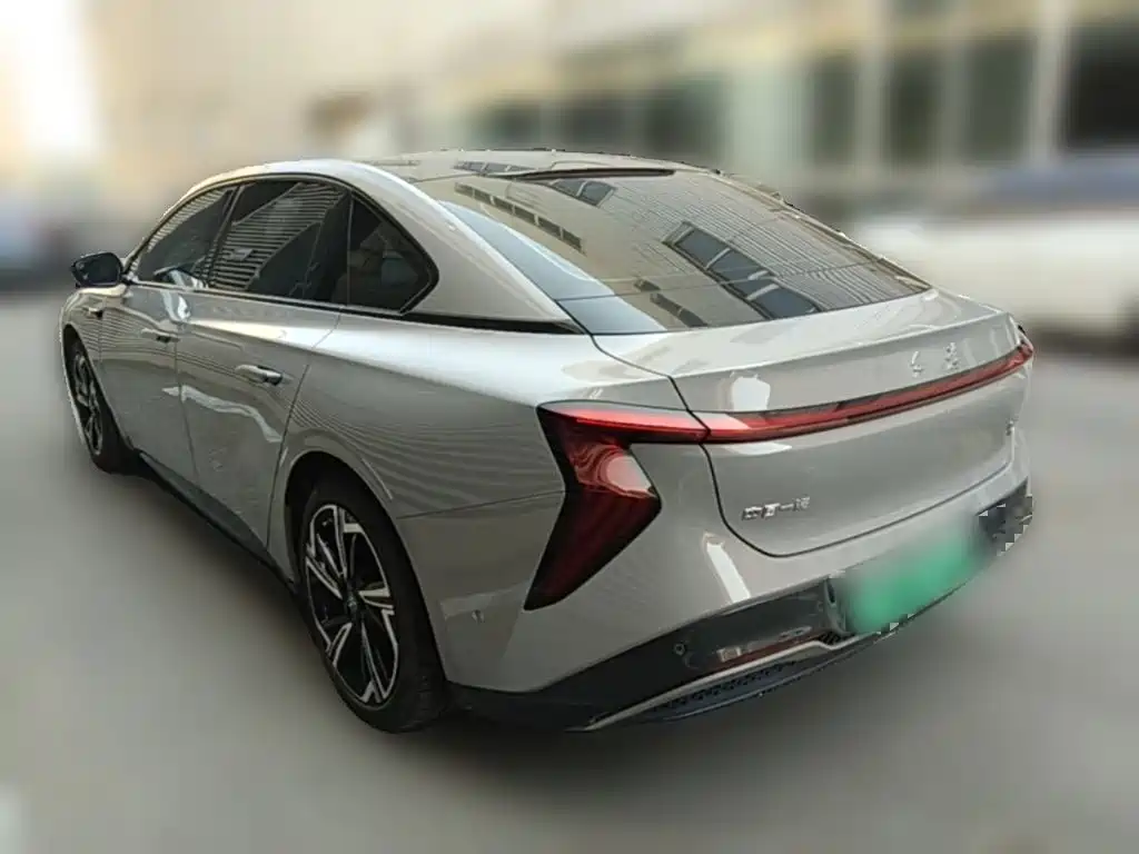 Photo 7 - Hongqi EH7