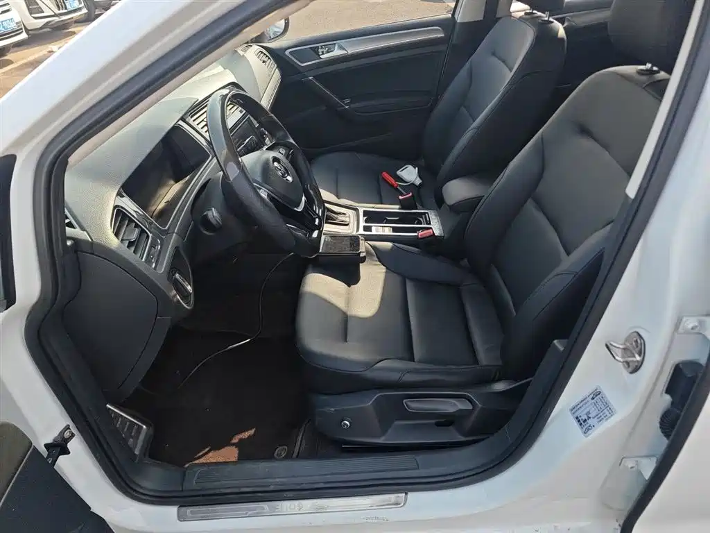 Volkswagen Golf 2018 230TSI Automatic Comfort фото 11